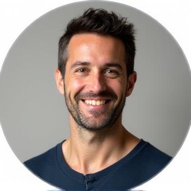Porträtfoto von Jonas Frei, Yoga- und Meditationslehrer.